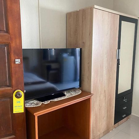 Hug Me Guesthouse Pattaya Bagian luar foto