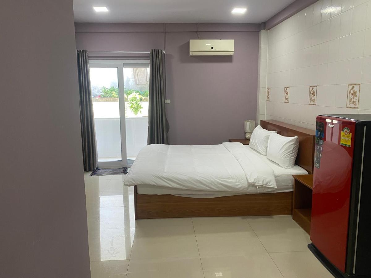 Hug Me Guesthouse Pattaya Bagian luar foto